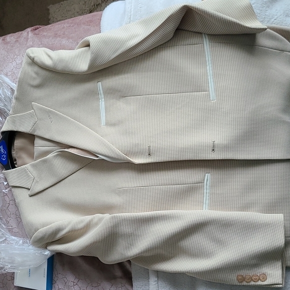 Mens suits - Picture 1 of 4